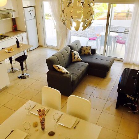 Villa 16L Gastria Esterno foto